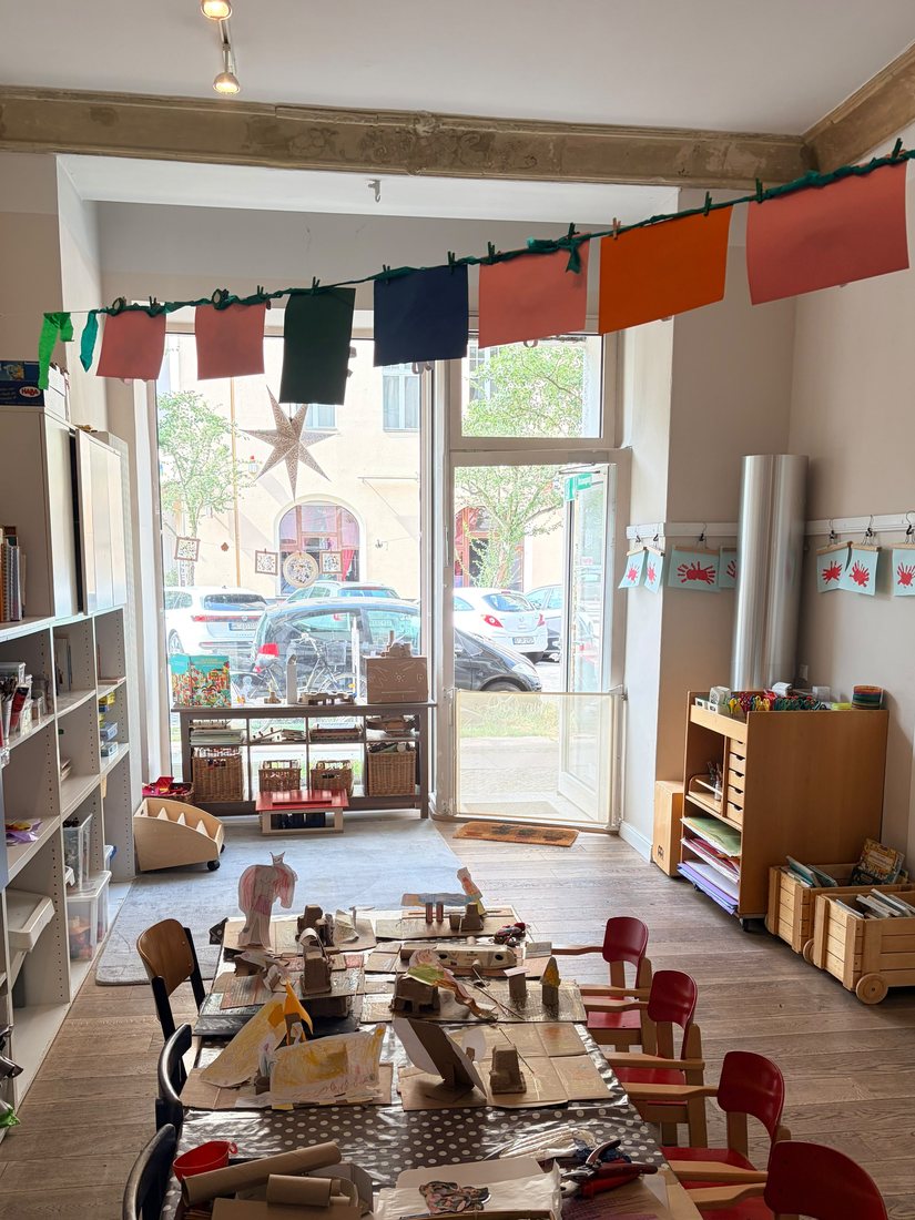 Aktionsraum – Basteltisch & Werkstatt